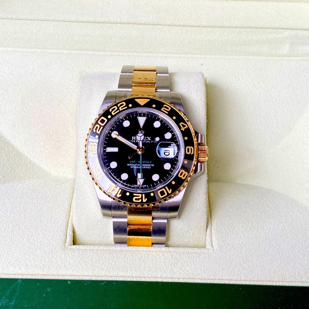 Rolex GMT master II 116713LN. two tone. New full set